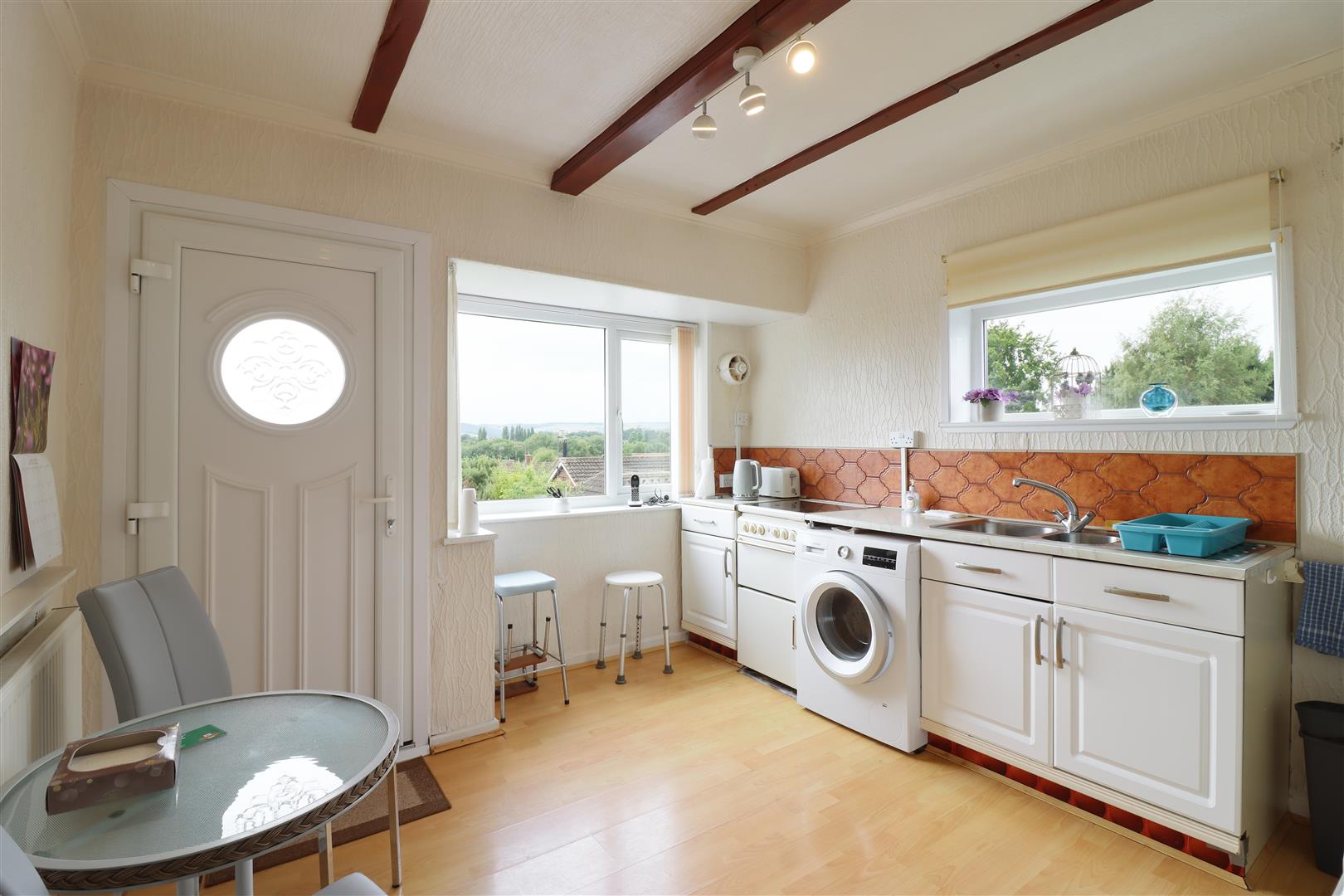 2 bed property in Brockwell Lane, Chesterfield